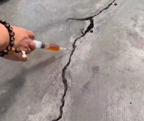 东郊镇混凝土裂缝修补技术详解​